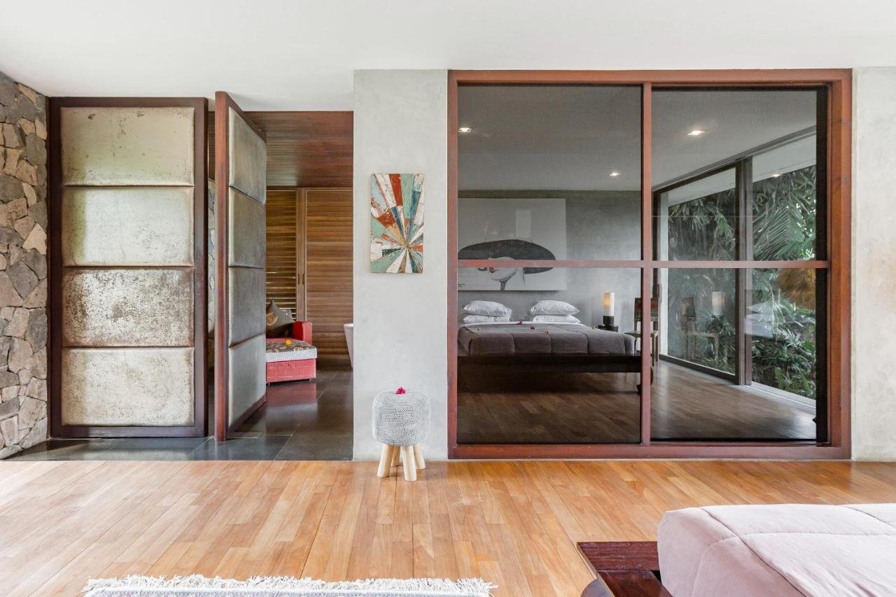 Wahyu Wonderful 4bd With Huge Garden And 2 Pools Villa Seminyak (Bali)