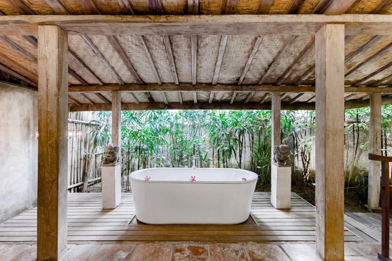 Wahyu Wonderful 4bd With Huge Garden And 2 Pools Villa Seminyak (Bali)