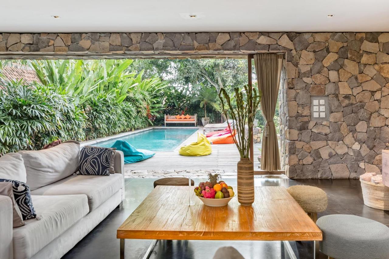 Wahyu Wonderful 4bd With Huge Garden And 2 Pools * Seminyak (Bali)