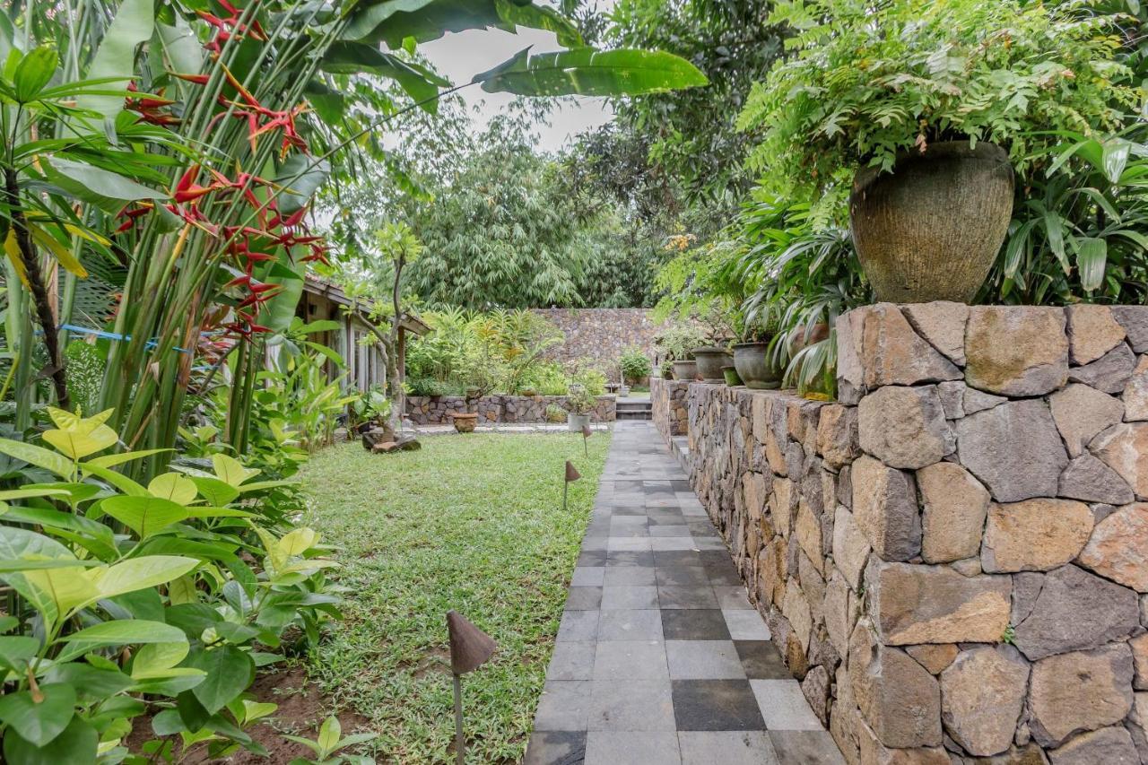 Wahyu Wonderful 4bd With Huge Garden And 2 Pools * Seminyak (Bali)