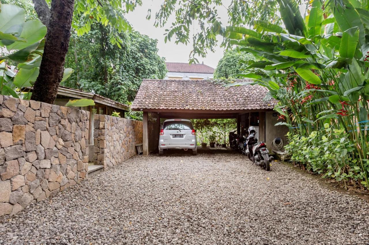 Wahyu Wonderful 4bd With Huge Garden And 2 Pools Seminyak (Bali)