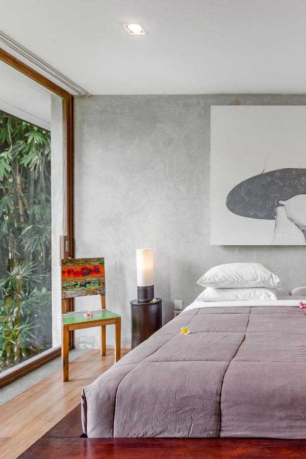 Wahyu Wonderful 4bd With Huge Garden And 2 Pools Villa *