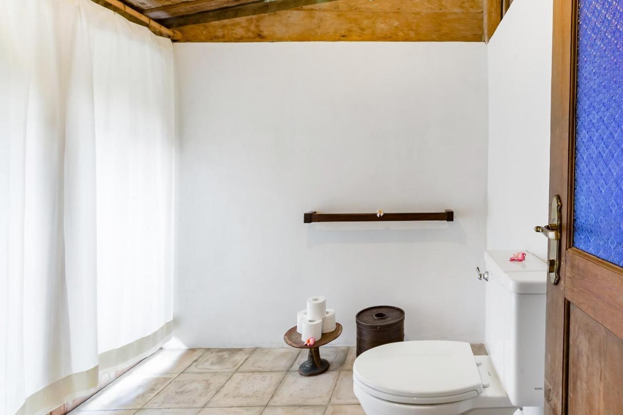 Wahyu Wonderful 4bd With Huge Garden And 2 Pools Villa *