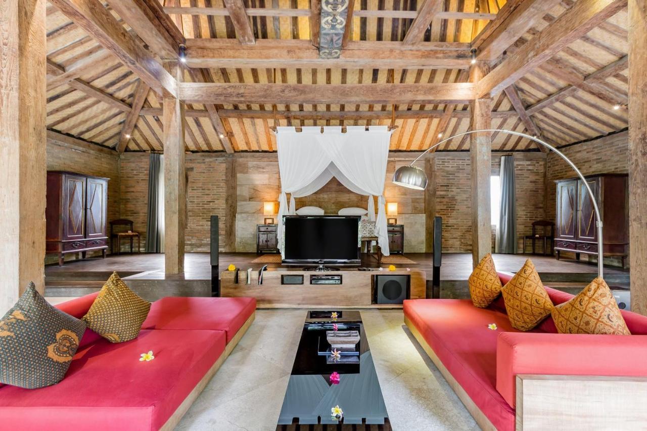 Villa Wahyu Wonderful 4bd With Huge Garden And 2 Pools Seminyak (Bali)