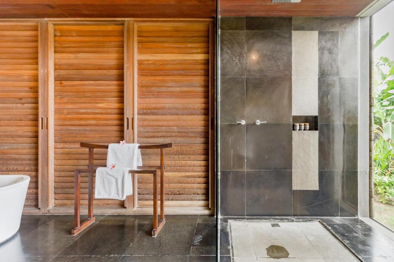 Wahyu Wonderful 4bd With Huge Garden And 2 Pools Villa Seminyak (Bali)